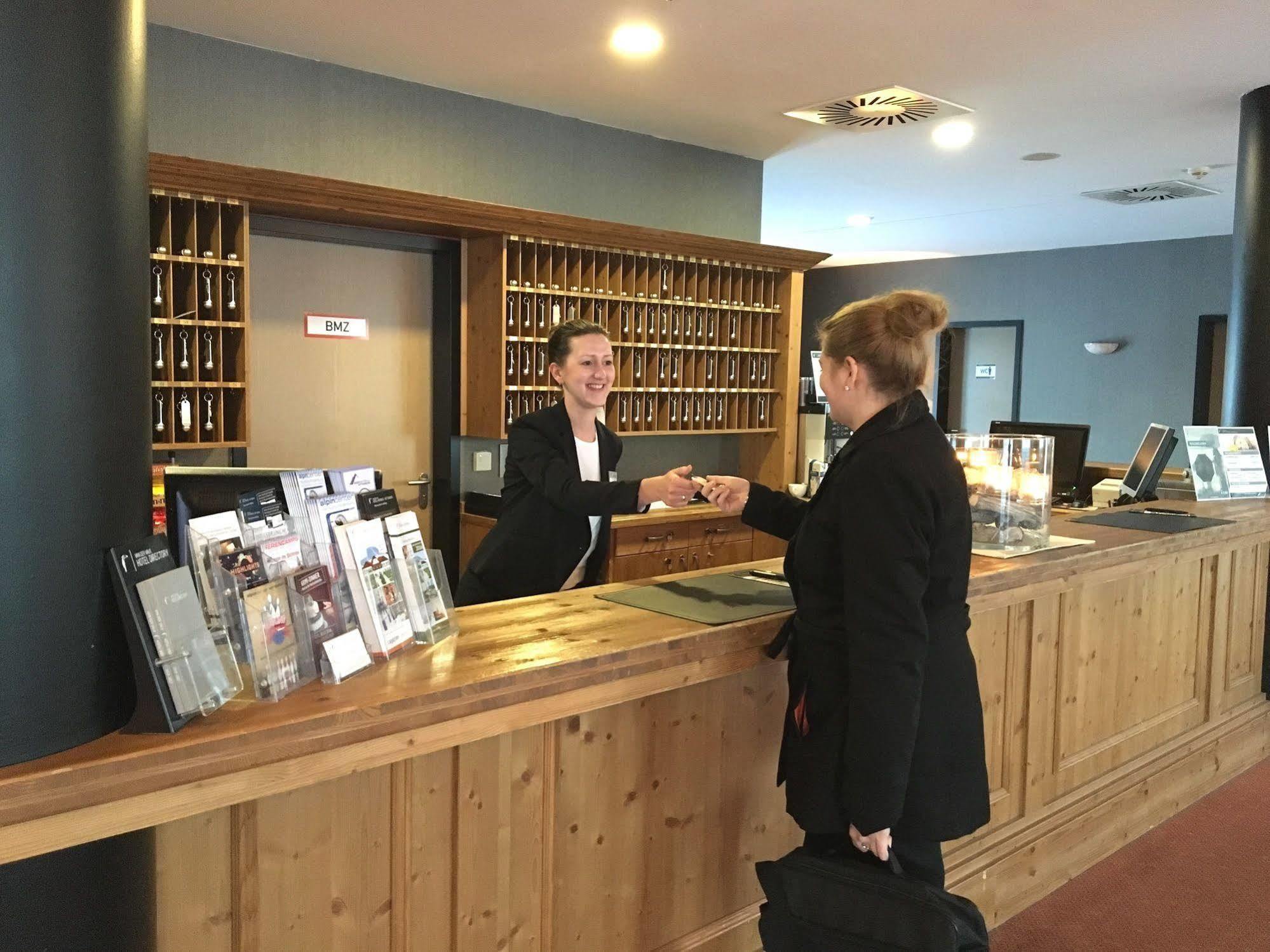 Hotel Hamburg-Wittenburg Van Der Valk Ngoại thất bức ảnh